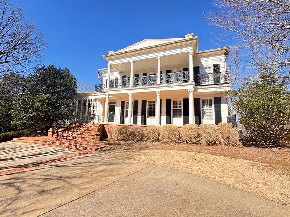 1st image of 6012 Woods Point