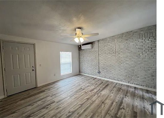 4th image of 3827 Morehead Ave #7