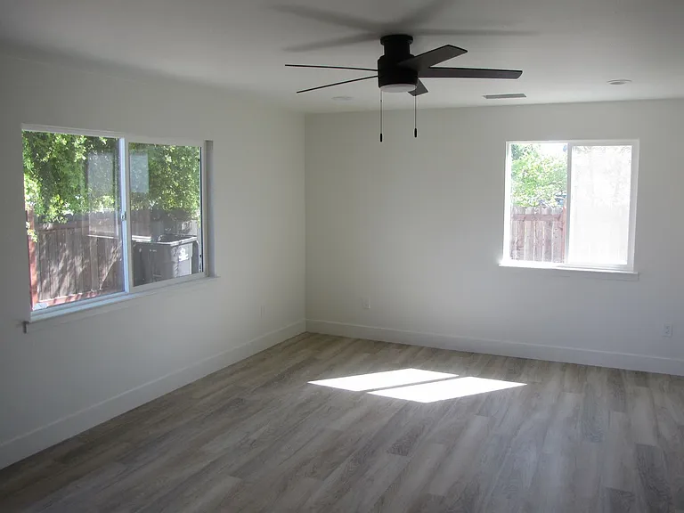 3408 W Alpine Ave — Photo 4