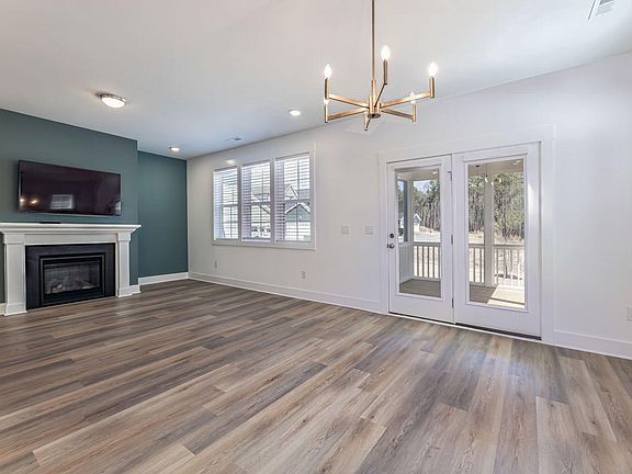 4th image of 264 Big Bradley Dr