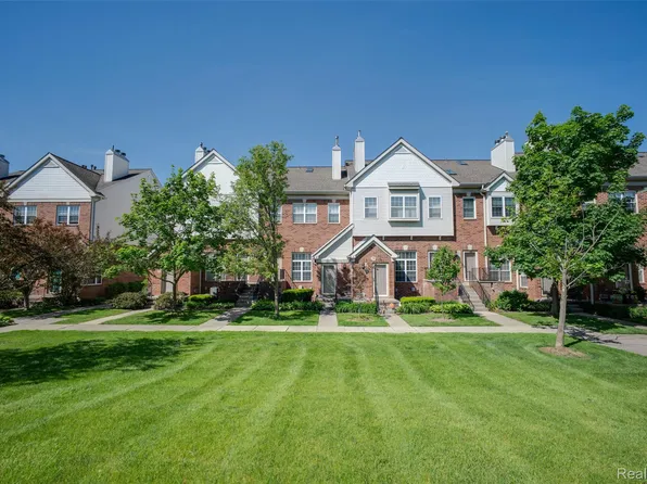 1727 Campau Farms Cir, Detroit, MI 48207