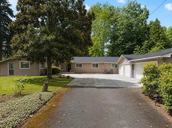 2618 Syringa Dr, Medford, OR 97501