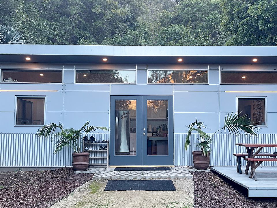 MODERN PREFAB SMALL HOUSE