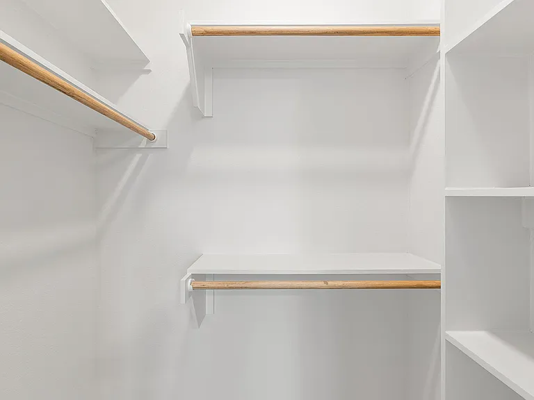 B2 Closet B2 Closet
