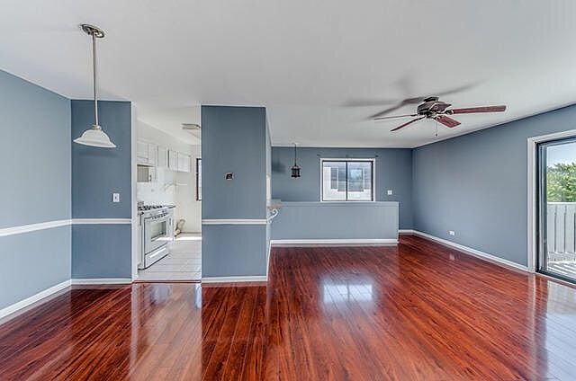 1st image of 2S762 Winchester Circle W # Fl 2nd