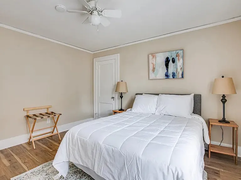 1033 Riverside Dr — Photo 19