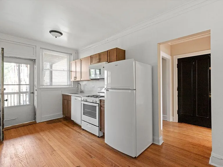 4105 N Spaulding Ave #3 — Photo 2