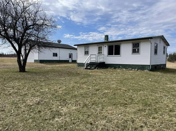 20030 S Riverside Dr, Pickford, MI 49774