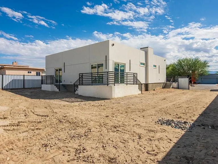 67670 Buckboard Ln — Photo 33