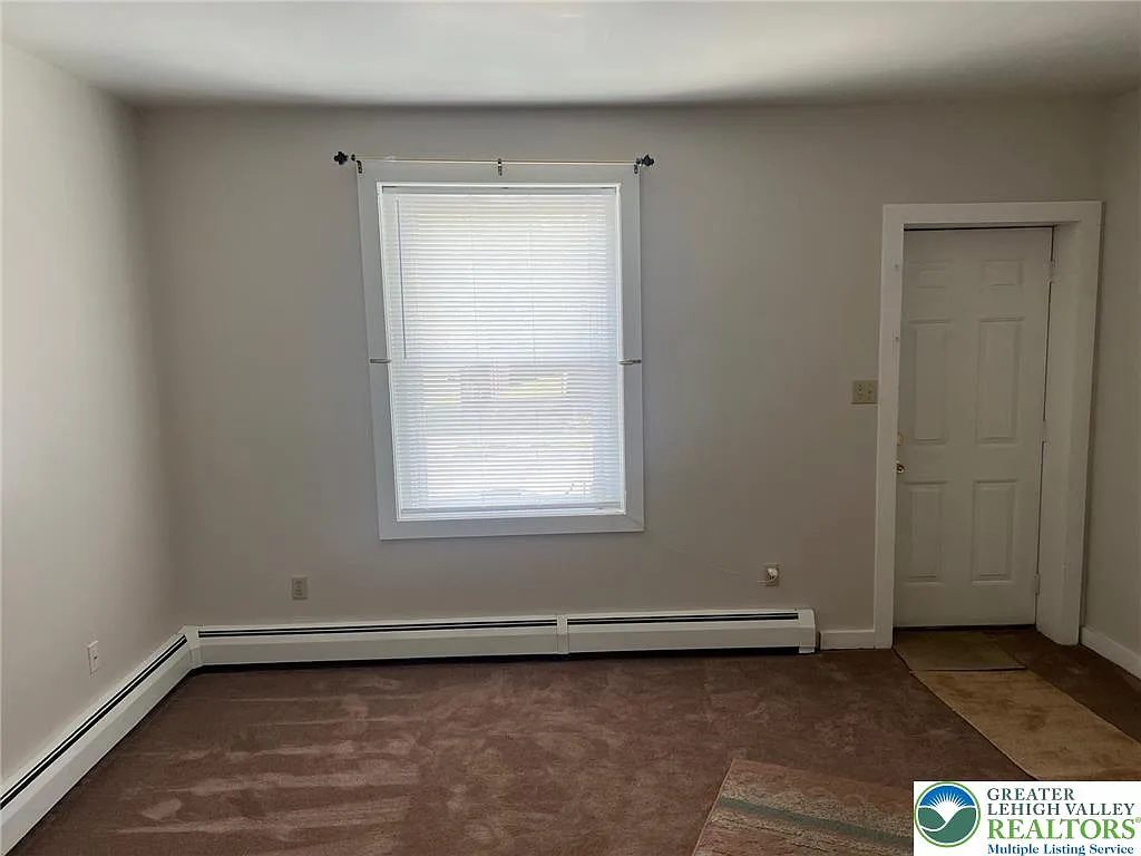2 bed, 1.0 bath, 950 sqft, $1,595 — Photo 3
