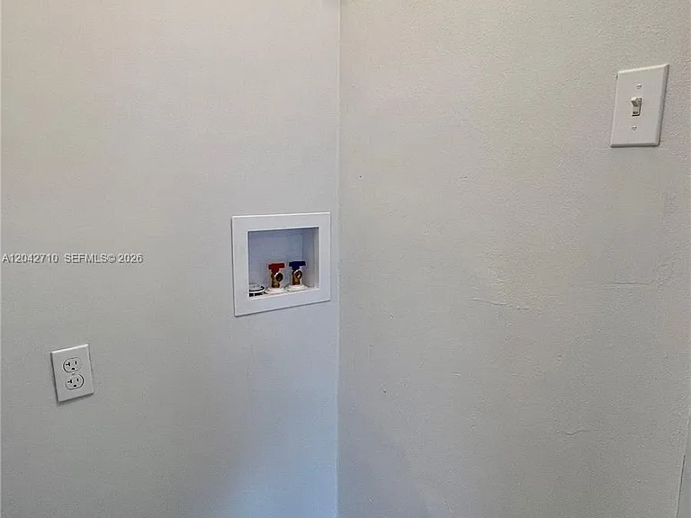962 NW 6th St #1 — Photo 8