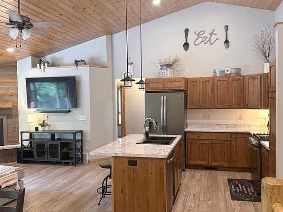 5th image of 7402 Forest Dr