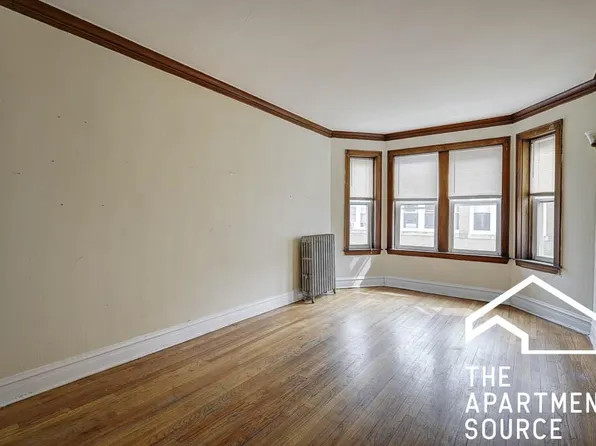 4828 W Addison St APT 2S, Chicago, IL 60641