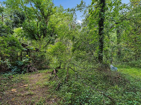 3rd image of 8797 Highway 100
