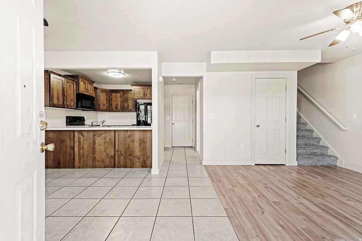 view from front entrance door - 1119 Healy St #1119