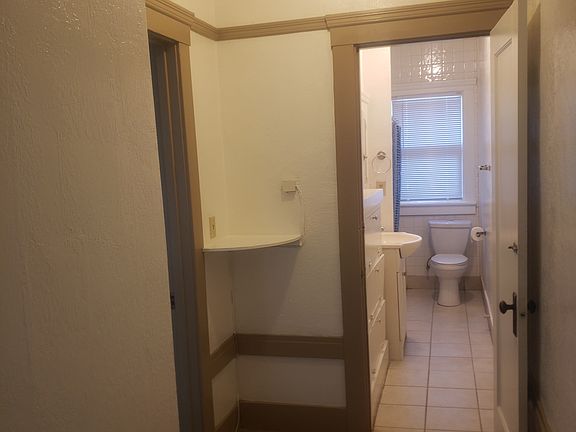 4th image of 615 W 4th St #5