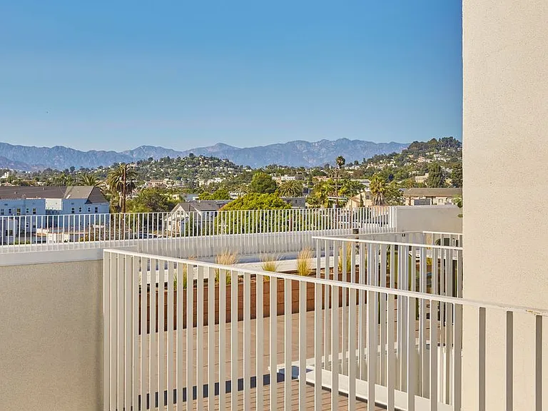 636 N. Juanita Ave, Los Angeles, CA 90004 — Photo 17