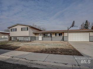 10902 S Sandhurst Dr, Boise, ID 83709