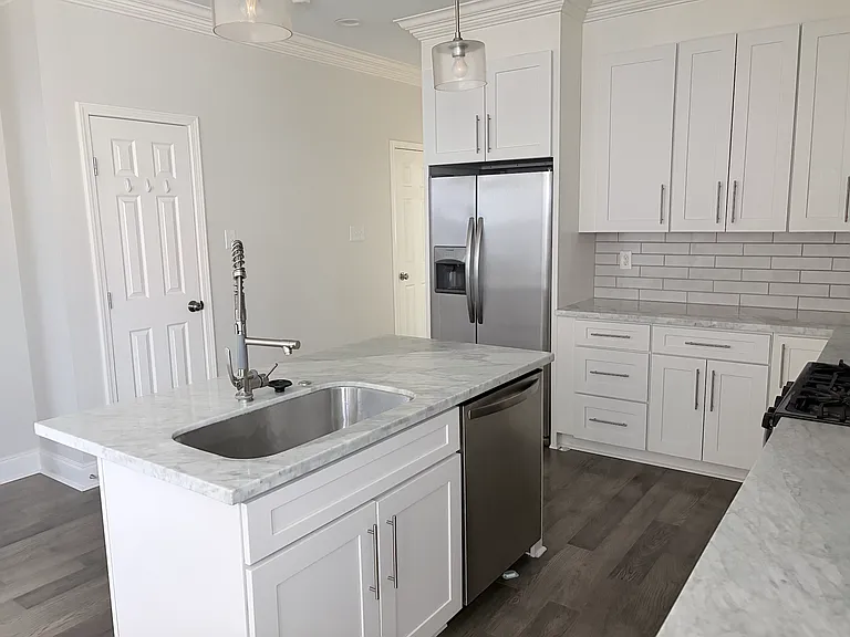 1201 Gordon St — Photo 4