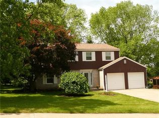 112 Fernvue Dr, Coraopolis, PA
