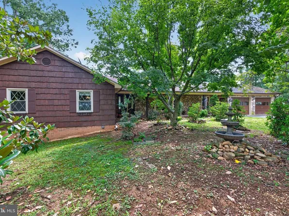 121 Heritage Dr, Luray, VA 22835