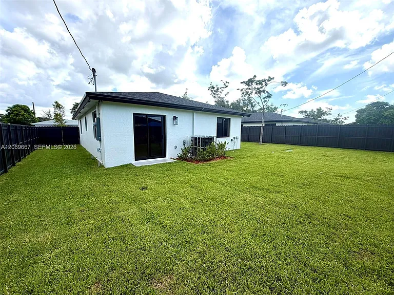2420 NW 154th St — Photo 39