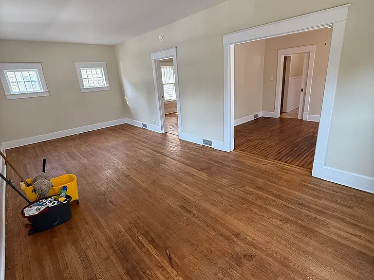 720 Seminary St — Photo 3