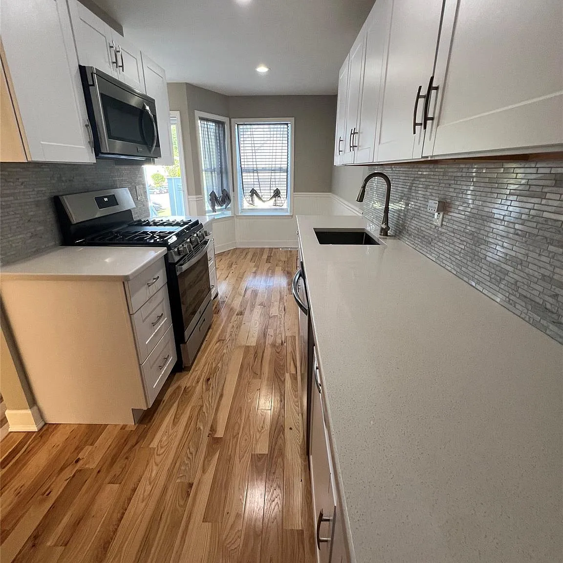 2 bed, 1.5 bath, 1173 sqft, $3,200 — Photo 1