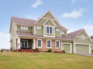 3053 Fairway Dr, Chaska, MN 55318