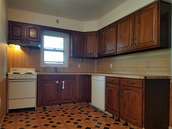 4th image of 4793 Garfield St