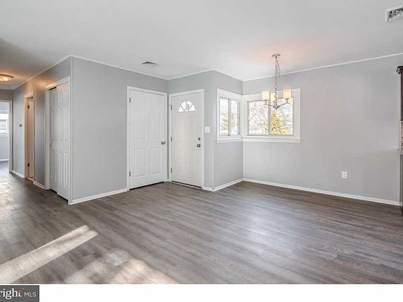 5th image of 9 Sussex Dr