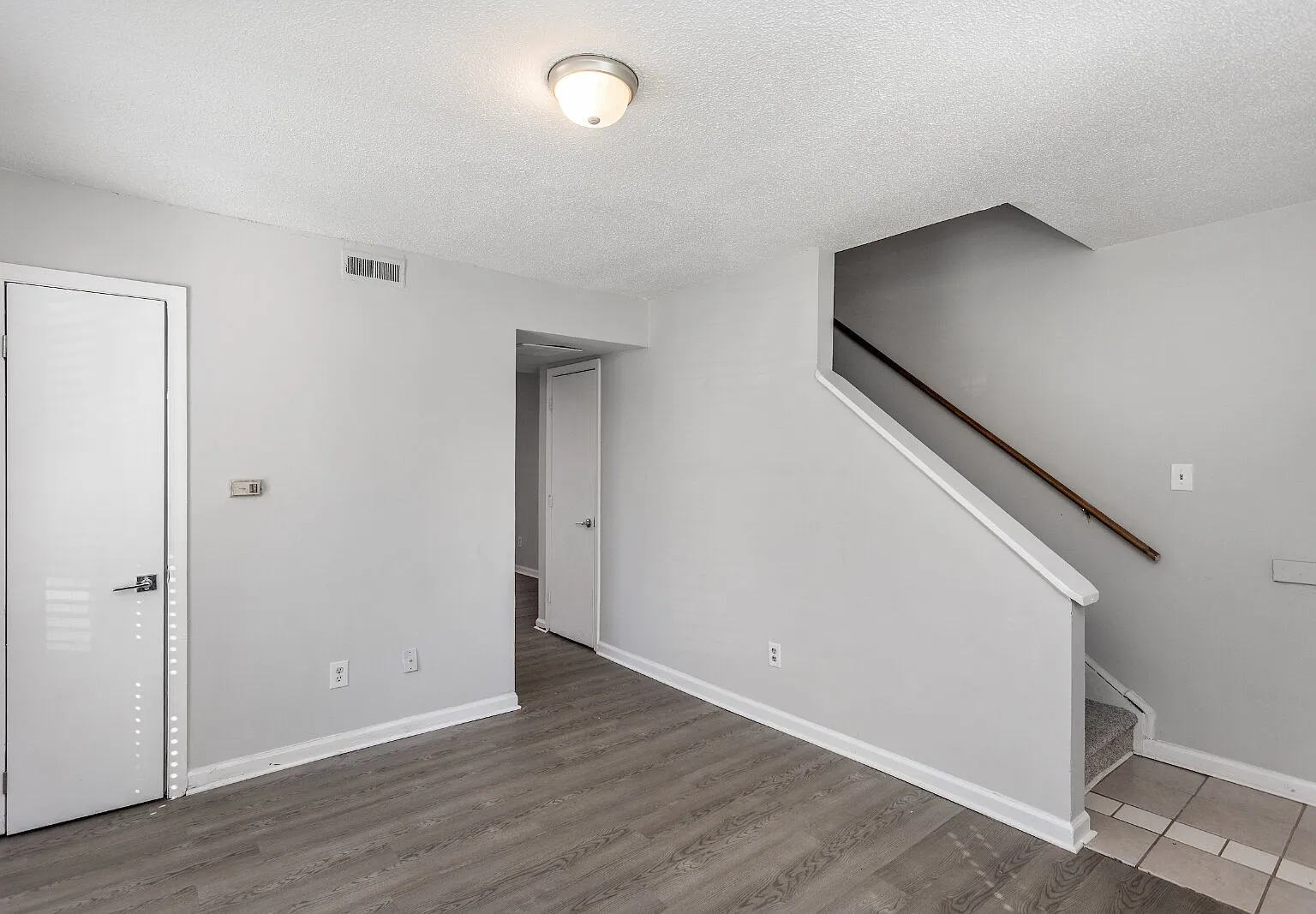 2 bed, 1.0 bath, $1,195 — Photo 1