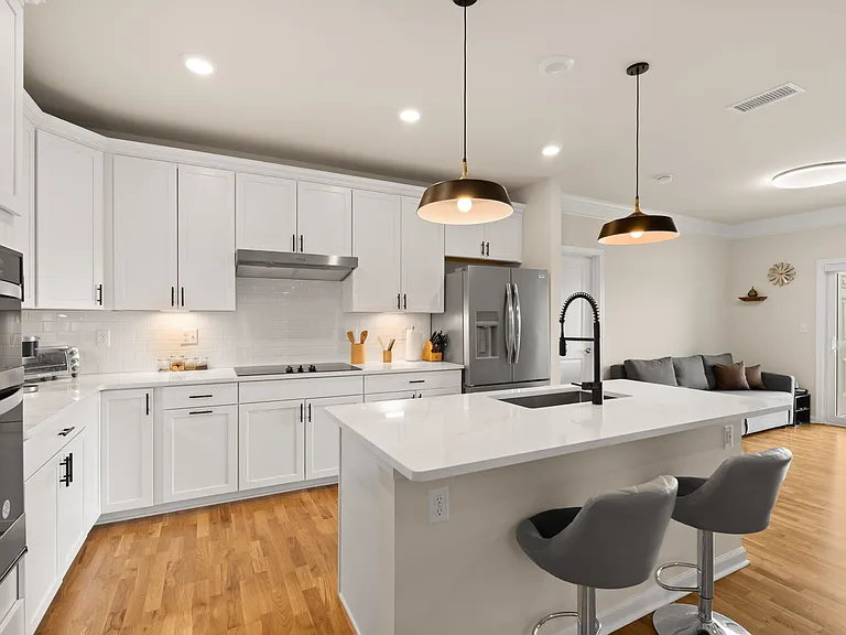 4 Stratton Dr #408 — Photo 1