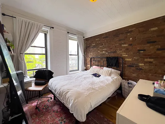 Rented by Denise Rosenblum, LREB | media 3