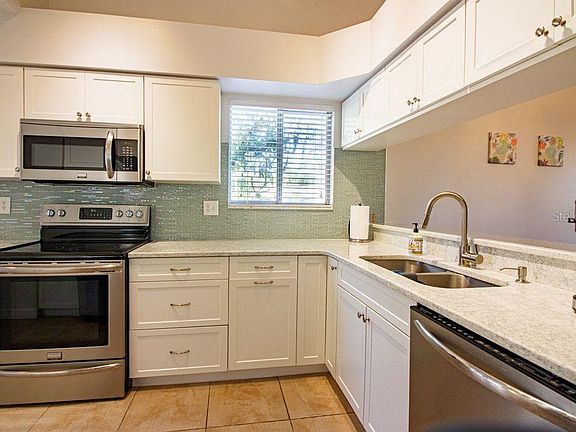 4th image of 3028 Sail Pointe Cir #6-C