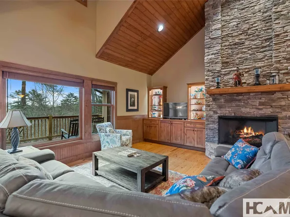 67 Rock Mountain Road, Sapphire, NC 28774