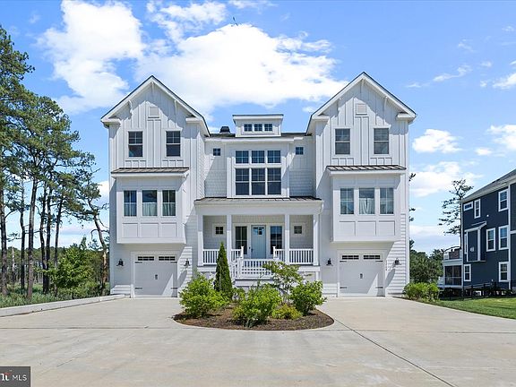 4th image of 33704 Halford Cir