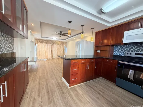 2440 Date St APT 106, Honolulu, HI 96826