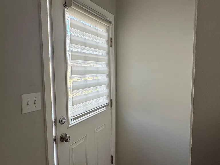 14780 Jordan Ln — Photo 18