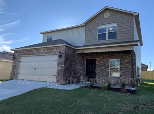 1127 S Kingfisher Ln, Fayetteville, AR 72701