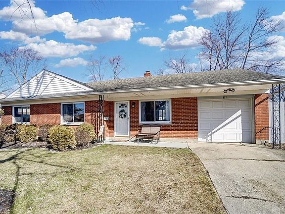 3rd image of 957 Renwood Dr