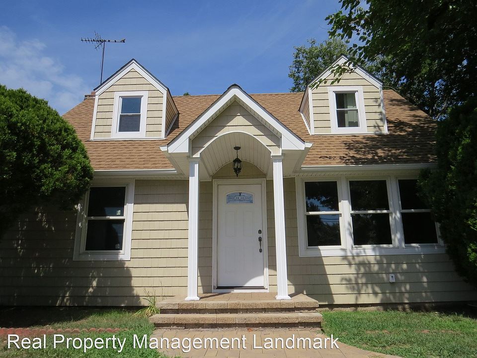 1st image of 2377 Lancaster St