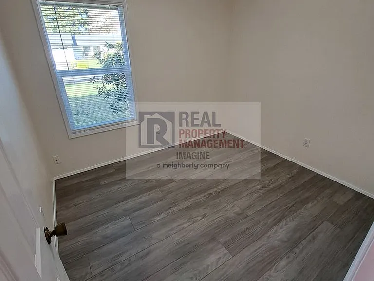 3605 Landau Ave NE — Photo 18
