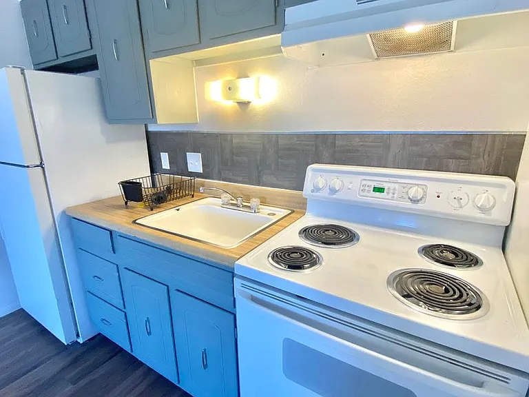 2905 Glendale Dr — Photo 4