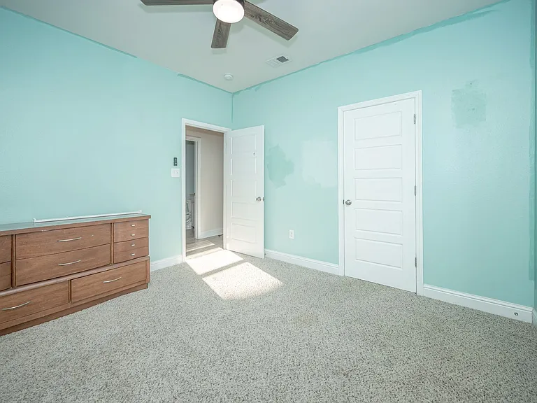 1013 Silverbell Cv — Photo 29