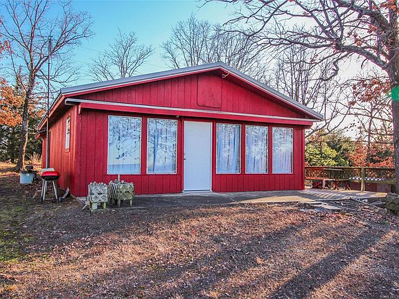 5th image of 879 Osage Dr
