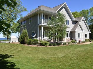 3297 Wells Ln, Sturgeon Bay, WI 54235