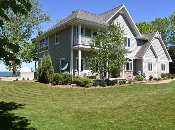 3297 Wells Ln, Sturgeon Bay, WI 54235