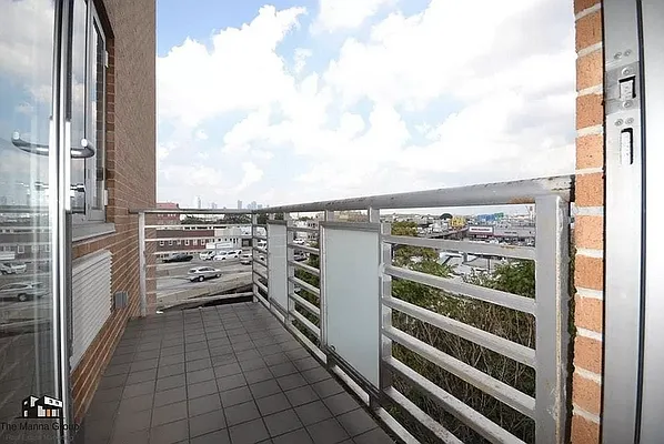 Rented by Compass | media 10