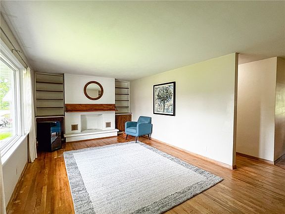 2nd image of 1204 Lee Street